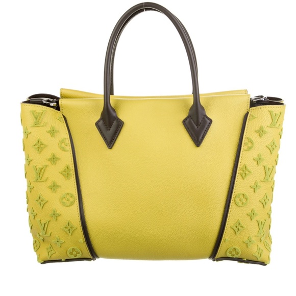 Veau Cachemire Tote W PM Pistache - Picture 1 of 5